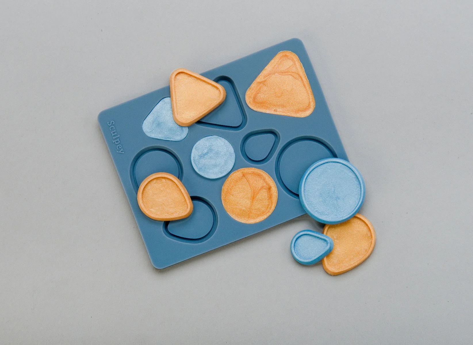 Sculpey Tools™ Oven-Safe Molds: Bezel - Image 4