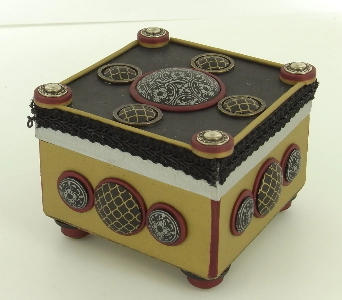 premo! Silkscreened Medieval Box