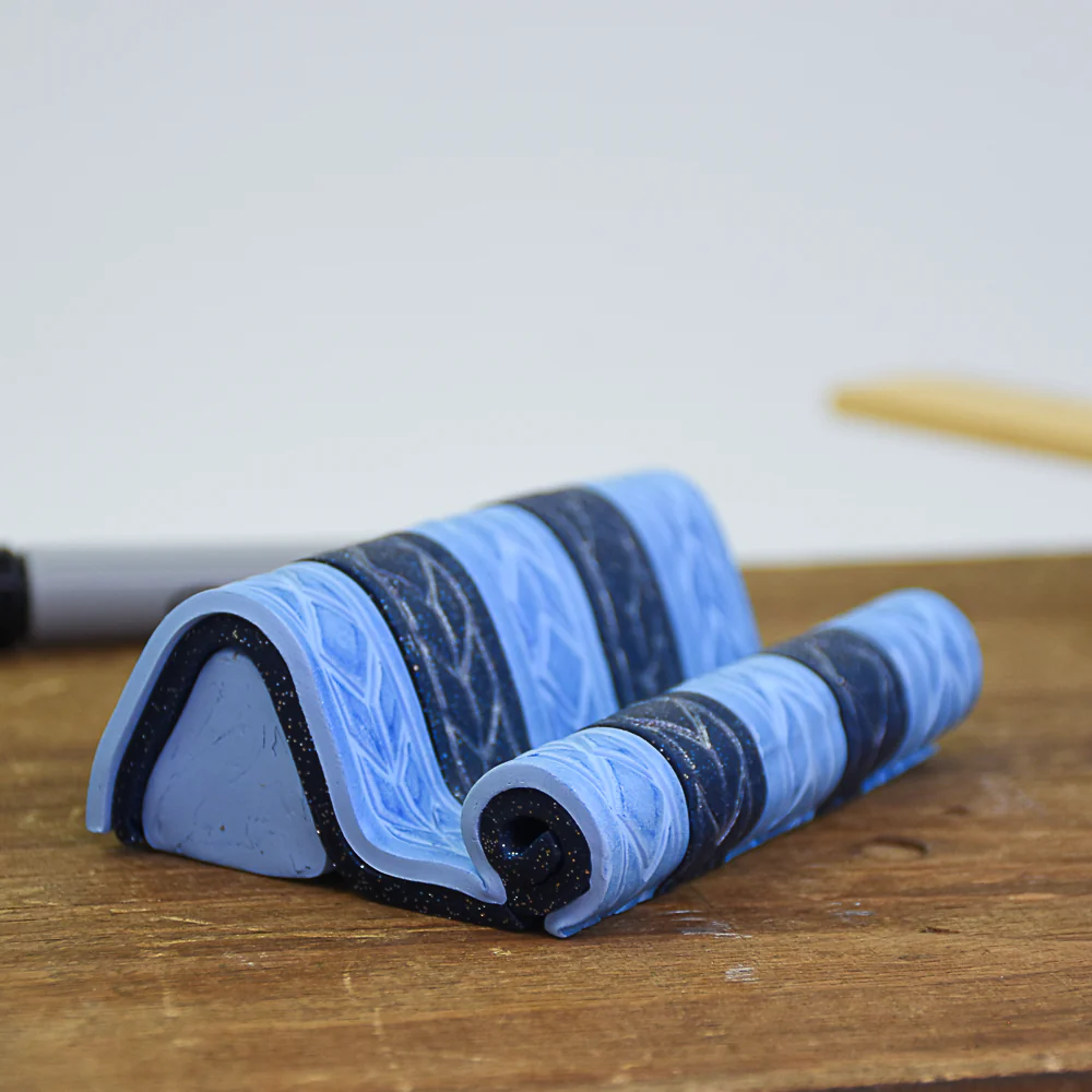 Sculpey Premo™ Knit Textured Phone Holder - Image 2