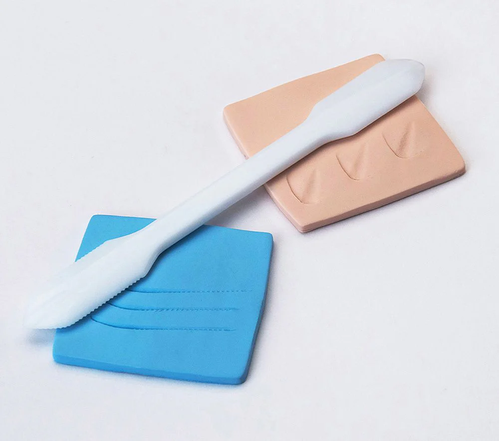 Set of 12 White Modeling Tools - Image 8
