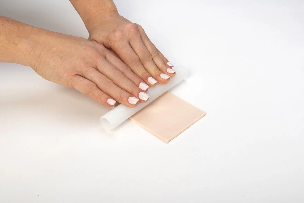 White Plastic Roller - Image 3
